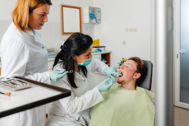Best Emergency Tooth Extraction in Oak Hills, CA